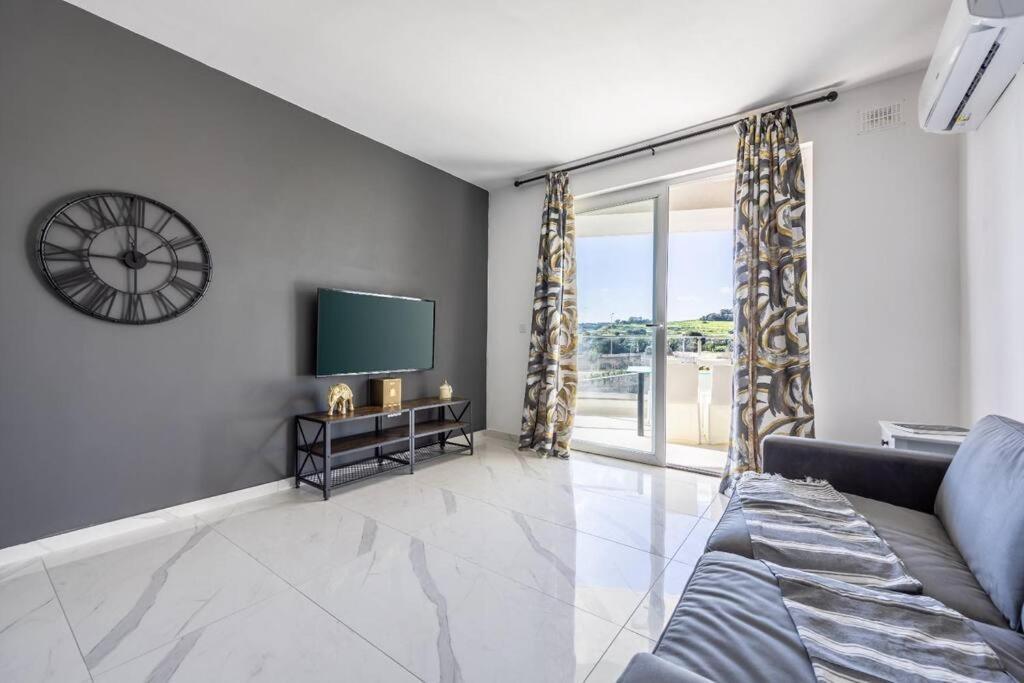 Sunset Bliss Luxury Apartment St. Paul's Bay Ngoại thất bức ảnh